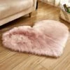 LITZEE 40 X 50 Cm / 15,7 X 19,6 Pouces Petit Coeur Forme Faux Tapis En Peau De Mouton Doux Long En Peluche Moelleux Shaggy Tapis Tapis Tapis Chambre Canapé Tapis De Sol Décoratif - Rose