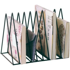 Porte-revues En Acier En Forme De Triangle Noir